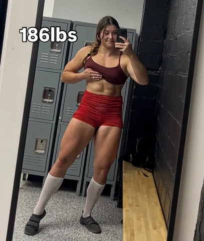 djessicabuettner Instagram post about Physique and nutrition update