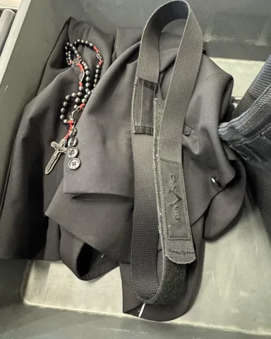 domraso Instagram post about Everyday carry