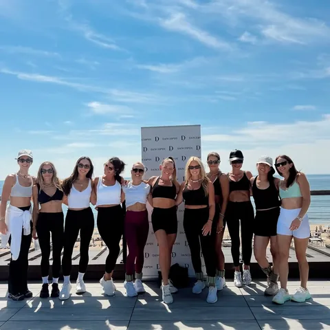 downtownchicmoms Instagram post about Fitness community