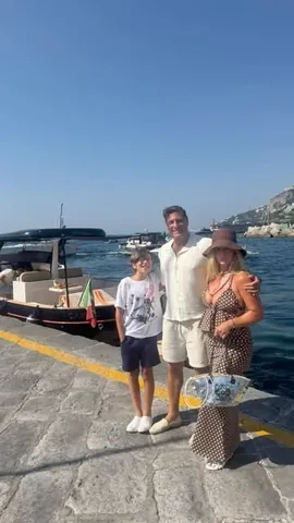downtownchicmoms Instagram post about Amalfi to Capri excursion