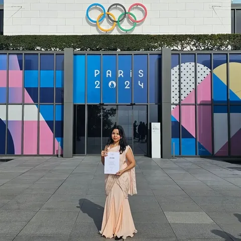 dr.mansivora Instagram post about Sarees and personal milestones