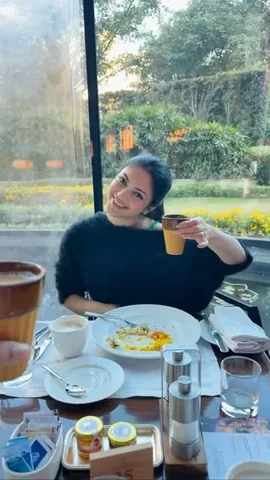 dr.psychandstyles Instagram post about Indian breakfast buffet
