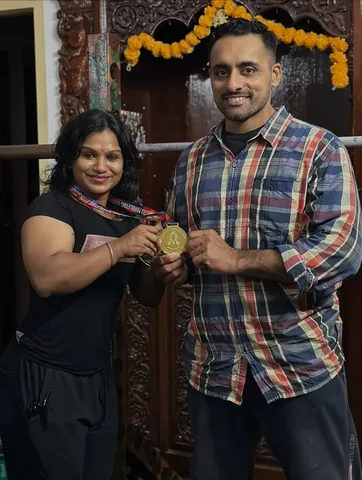 duh_shredder Instagram post about Powerlifting achievement