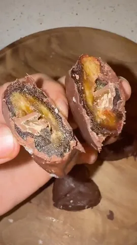 earthyandy Instagram post about Wellness challenge and recipe