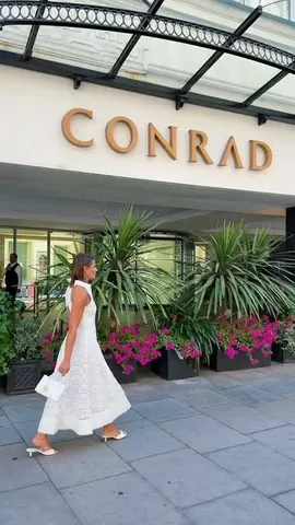 eat.wear.travel Instagram post about Afternoon tea review