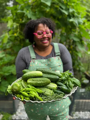 eclectickurves Instagram post about Home gardening