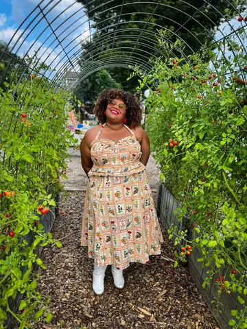 eclectickurves Instagram post about Occasion fashion