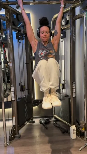 eladycruz_fitness Instagram post about Workout