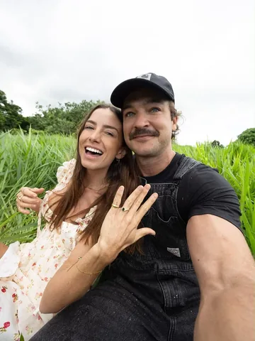 elayna.carausu Instagram post about Engagement and jewelry