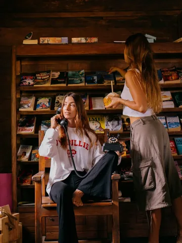 elayna.carausu Instagram post about Resort stay and lifestyle imagery