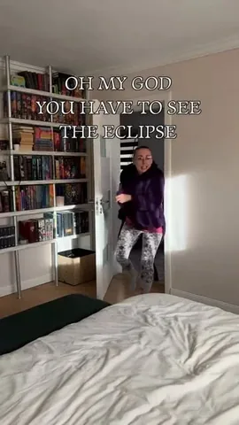 elizabeth_sagan Instagram post about Solar eclipse humor