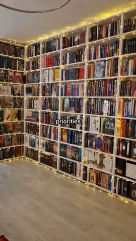 elizabeth_sagan Instagram post about Bookish humor