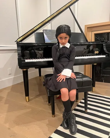 elle Instagram post about Humor
