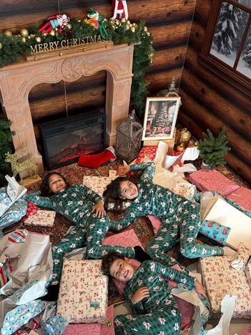 elle Instagram post about Christmas