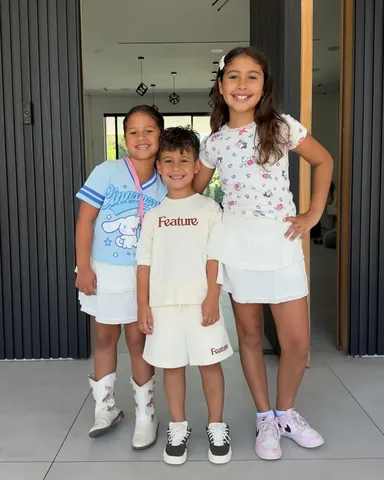 elle Instagram post about Siblings