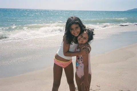elle Instagram post about Siblings