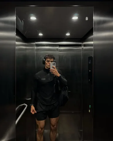 elliotbfit Instagram post about Leg training
