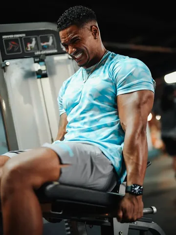 eltonpintomota Instagram post about Activewear promotion