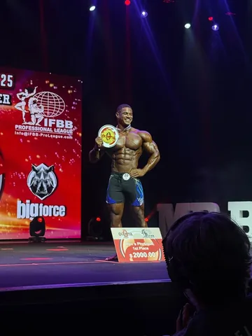 eltonpintomota Instagram post about Bodybuilding achievement