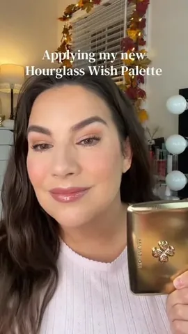 emilynoel83 Instagram post about Makeup palette application
