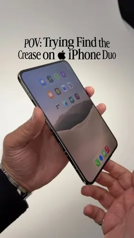 emkwan Instagram post about IPhone Duo display