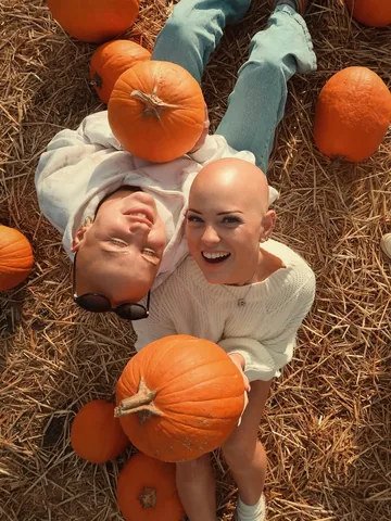 emmycombss Instagram post about Seasonal lifestyle