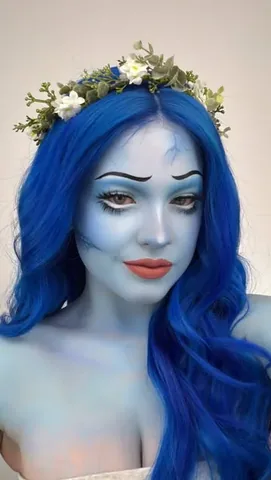emmycombss Instagram post about Halloween makeup