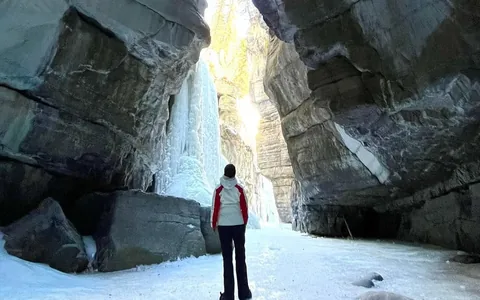 emptynesters_hittheroad Instagram post about Alberta winter travel