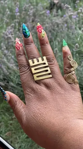 enamasiama Instagram post about Nail care