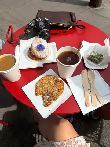 esteelalonde Instagram post about Summer lifestyle favorites