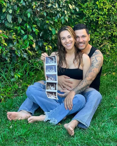 esthalla Instagram post about Pregnancy announcement