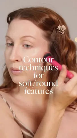 evangelinemolly Instagram post about Makeup techniques for round features
