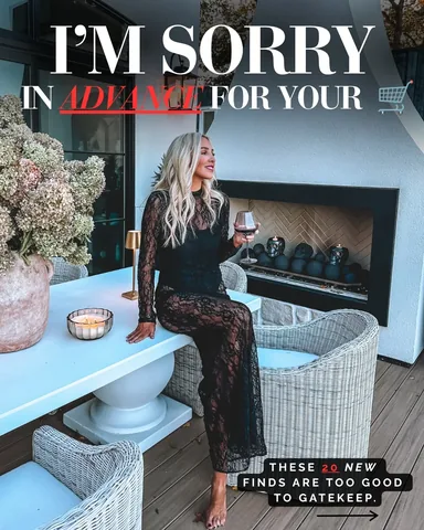 everyday_abby Instagram post about Women’s fashion shopping