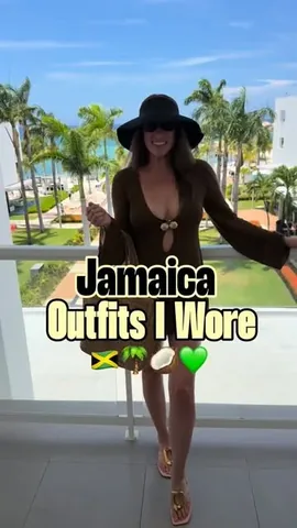 _everyday_ash_ Instagram post about Vacation fashion
