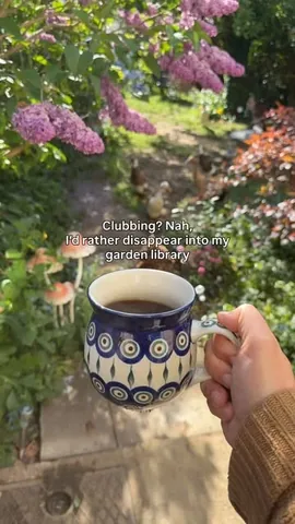 excusemyreading Instagram post about Writing process