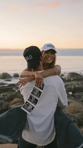 explorerssaurus_ Instagram post about Pregnancy announcement