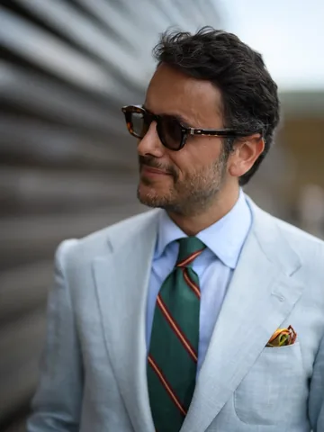 fabioattanasio Instagram post about Photochromic lenses