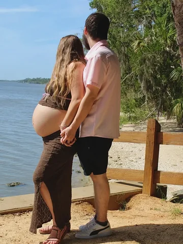 faithhjuliette Instagram post about Maternity photography