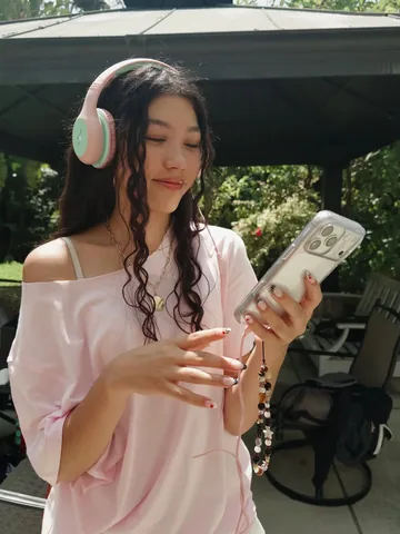 familiadiamond Instagram post about Online video promotion