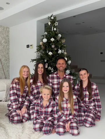 familyfizz Instagram post about Christmas celebration