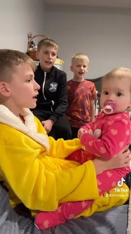 familyfunpack Instagram post about Family music performance