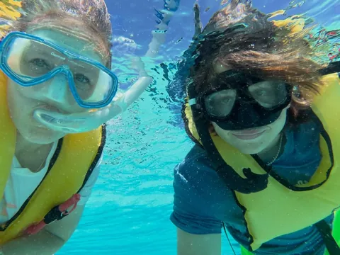 familyfunpack Instagram post about Snorkeling in the Bahamas