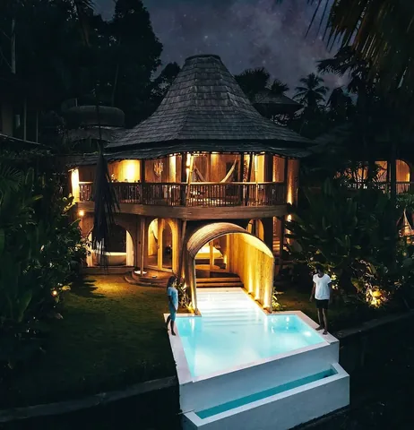 familyonvoyage Instagram post about Bali travel