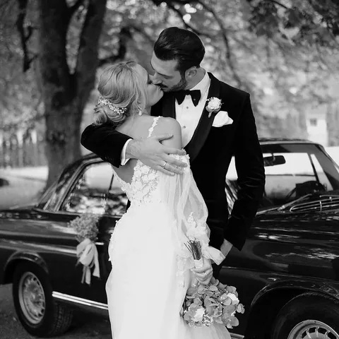 familyonvoyage Instagram post about Wedding