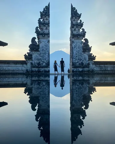 familyonvoyage Instagram post about Indonesia travel