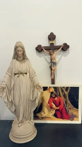 father_simon Instagram post about Rosary prayer