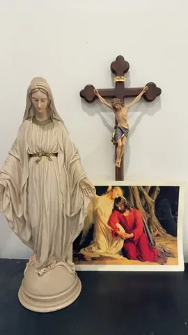 father_simon Instagram post about Rosary prayer