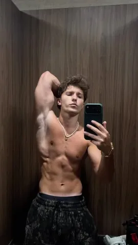 fazeh1ghsky1 Instagram post about Strength training
