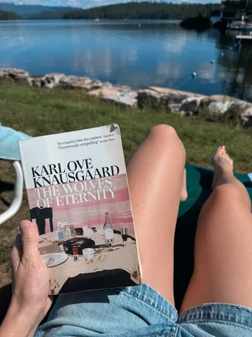 Sara Hildreth Instagram post thumbnail