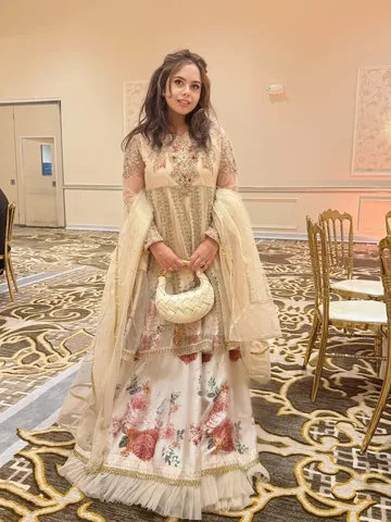 filzahblogs Instagram post about Summer wedding fashion